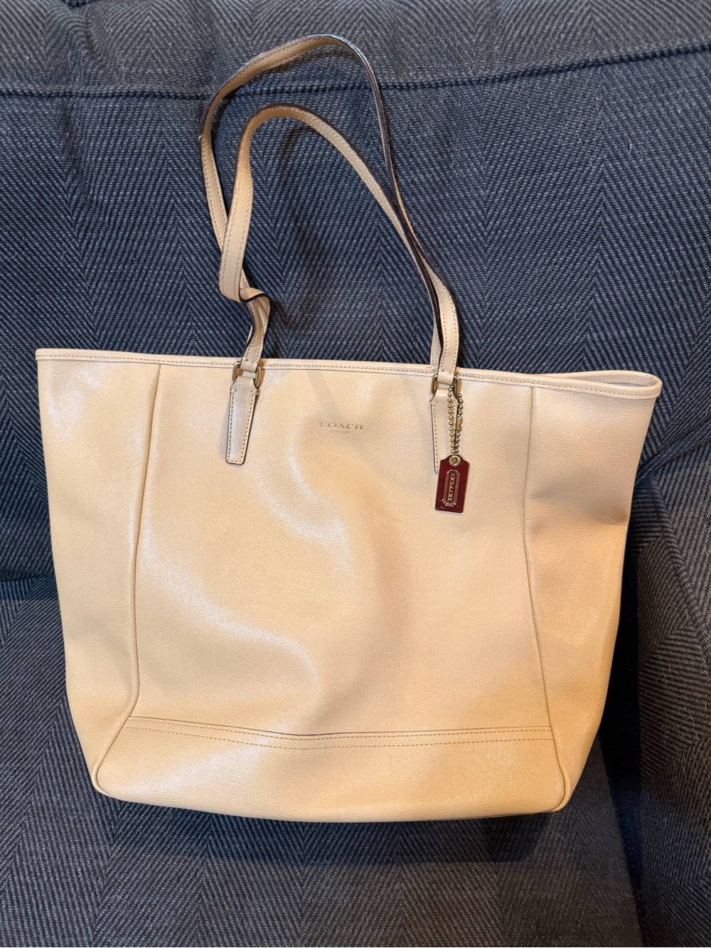 COACH saffiano city tote medium Cream champagne Leather 2013 original owner euc